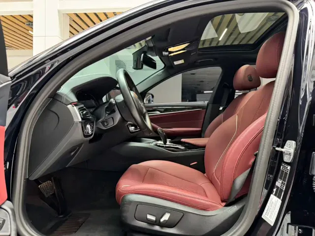 BMW 5 Series — Фото автомобиля 10