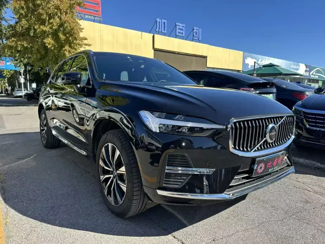Volvo XC60 — Фото автомобиля 3