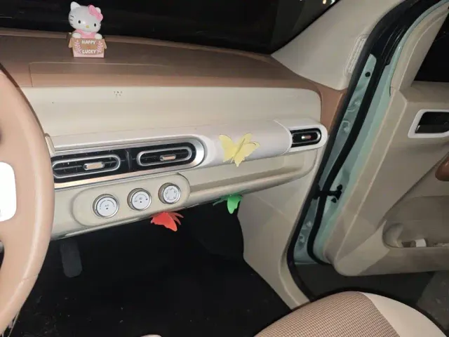 Wuling Hongguang Mini EV — Фото автомобиля 14