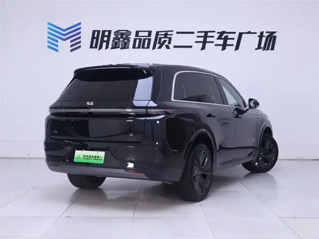 Li Auto L8 — Фото автомобиля 7