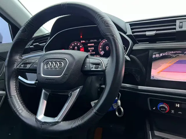Audi Q3 — Фото автомобиля 11