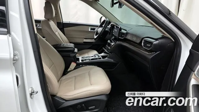Ford Explorer — Фото автомобиля 11