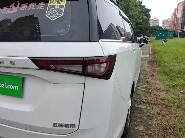 Wuling Jiachen — Фото автомобиля 7