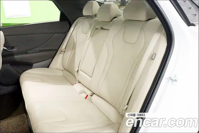 Hyundai Avante CN7 — Фото автомобиля 12