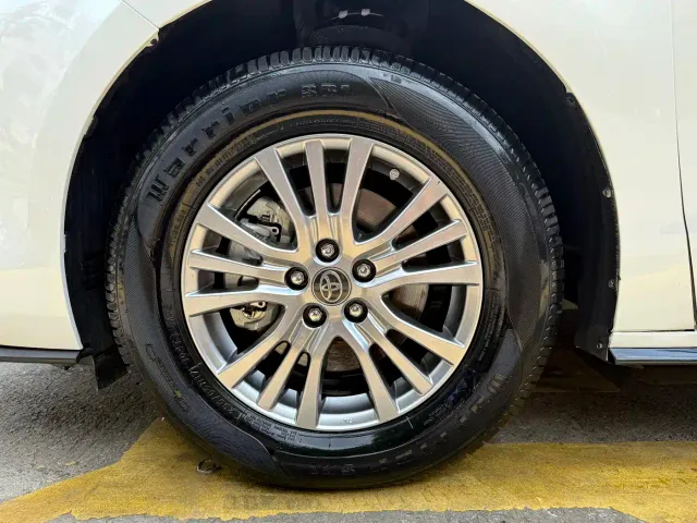 Toyota Sienna — Фото автомобиля 17