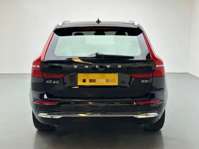 Volvo XC60 — Фото автомобиля 8