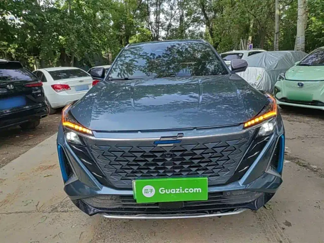 Changan Oshan Z6 EV — Фото автомобиля 2