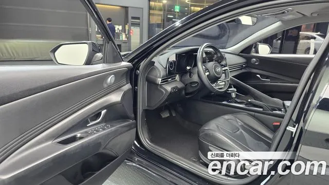 Hyundai AVANTE Avante (CN7) — Фото автомобиля 10