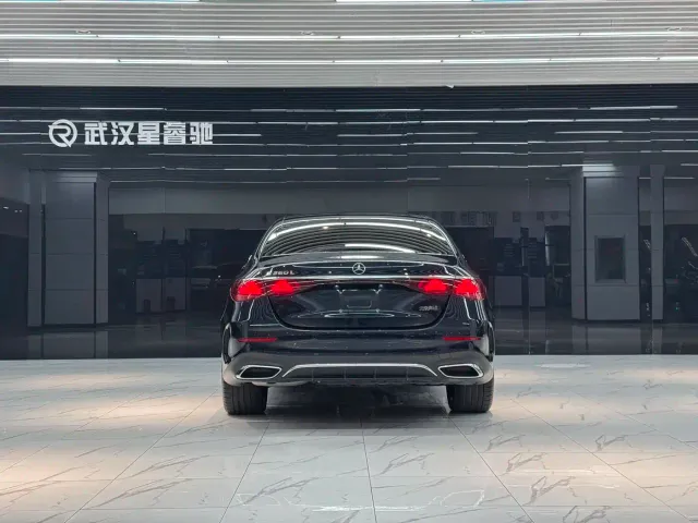 Mercedes-Benz E-Class — Фото автомобиля 5