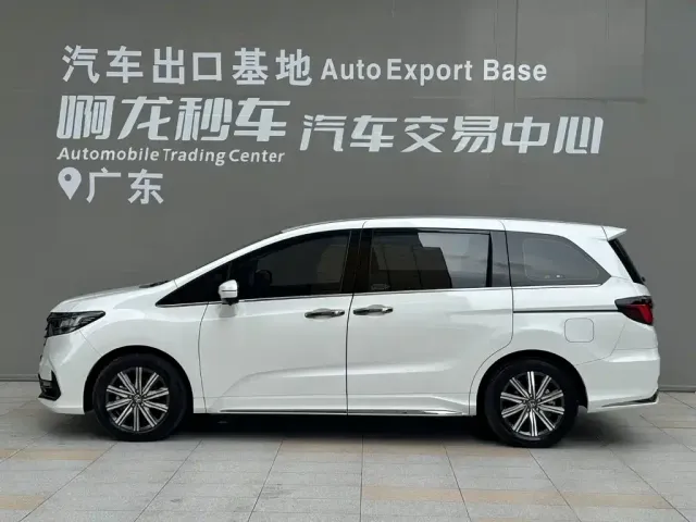 Honda Odyssey — Фото автомобиля 3