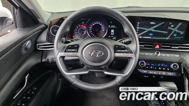 Hyundai AVANTE Avante (CN7) — Фото автомобиля 12