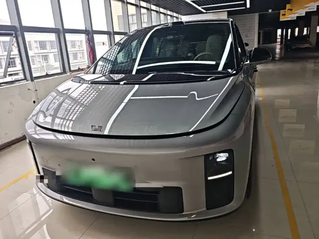 Li Auto i6 — Фото автомобиля 2