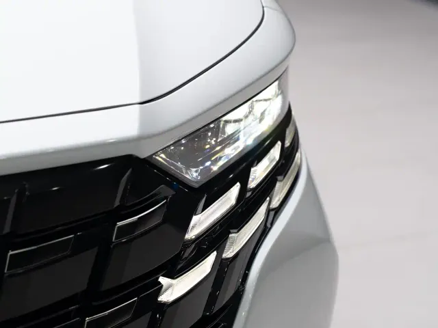 Toyota Alphard — Фото автомобиля 7