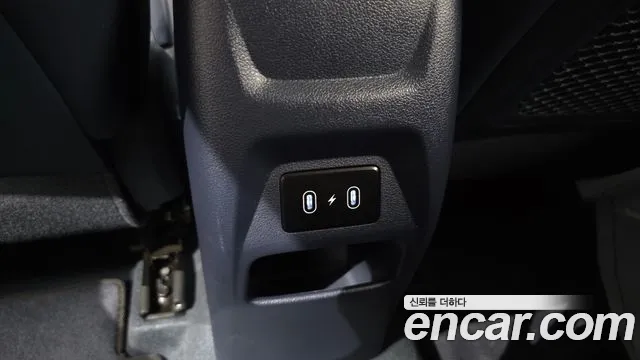 Hyundai Venue — Фото автомобиля 29