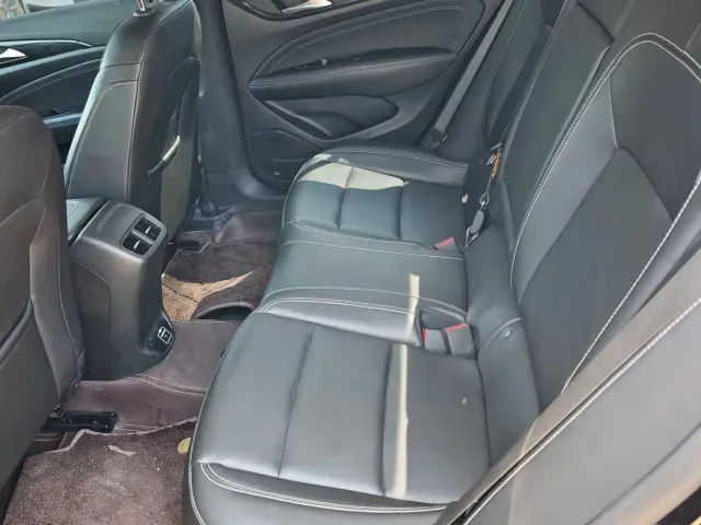 Buick Regal — Фото автомобиля 10