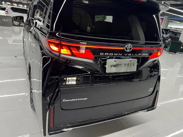 Toyota Vellfire — Фото автомобиля 7