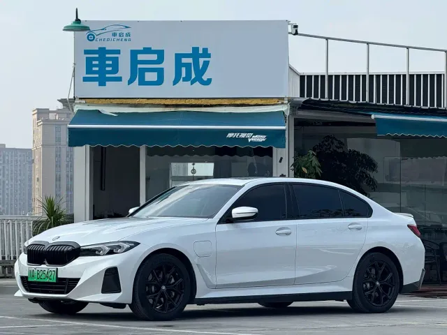 Фотография автомобиля — BMW i3
