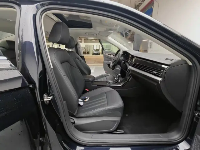 Volkswagen Passat — Фото автомобиля 11