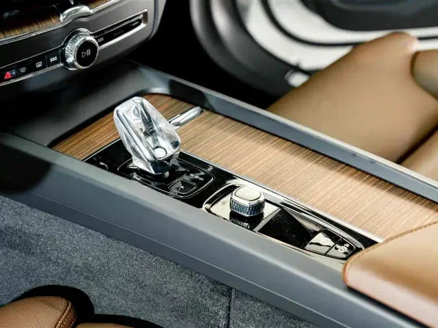 Volvo XC60 — Фото автомобиля 11