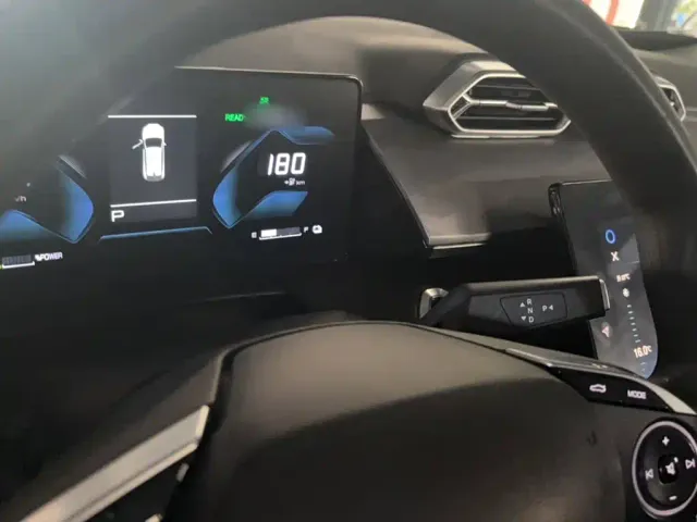 Dongfeng SKY EV01 — Фото автомобиля 5
