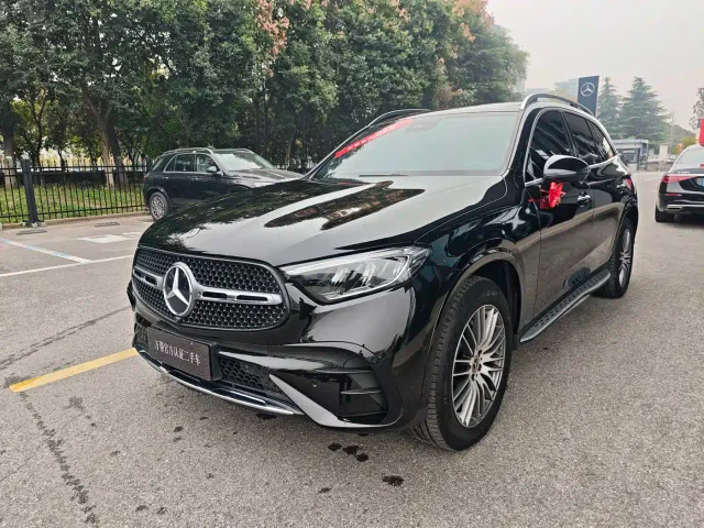 Фотография автомобиля — Mercedes-Benz GLC-Class