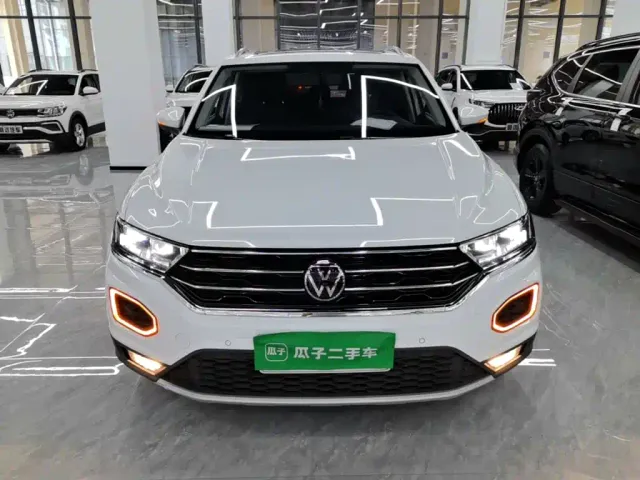 Volkswagen T-Roc — Фото автомобиля 2