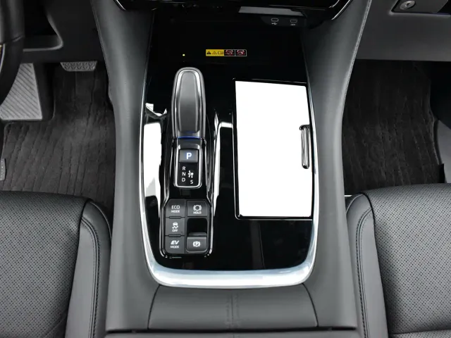 Toyota Alphard — Фото автомобиля 8