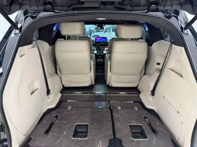 Toyota Sienna — Фото автомобиля 18