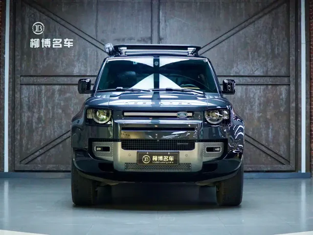 Land Rover Defender — Фото автомобиля 2