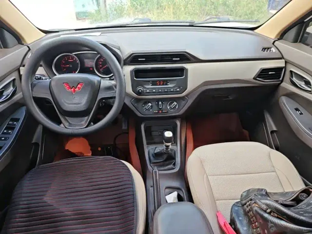 Wuling Hongguang — Фото автомобиля 9