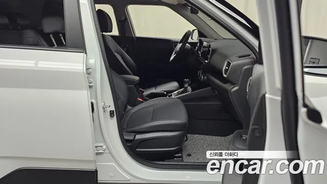Hyundai Venue — Фото автомобиля 16