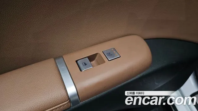 Hyundai Grandeur Grandeur (GN7) 2.5 Бензин 2WD — Фото автомобиля 18