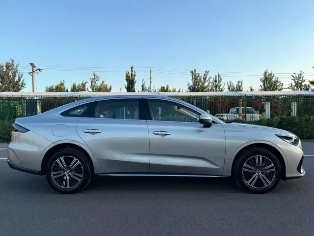 Geely Galaxy Stellar 6 — Фото автомобиля 11