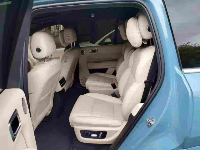 Li Auto L8 — Фото автомобиля 3