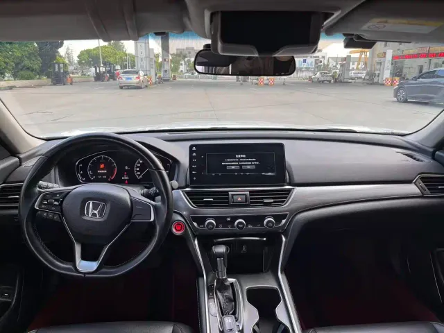 Honda Accord — Фото автомобиля 12