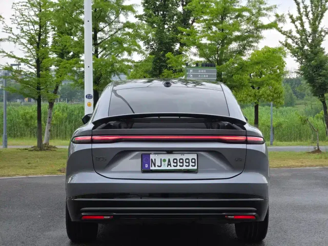 Nio EC6 — Фото автомобиля 8