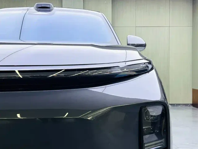 Li Auto L9 — Фото автомобиля 7