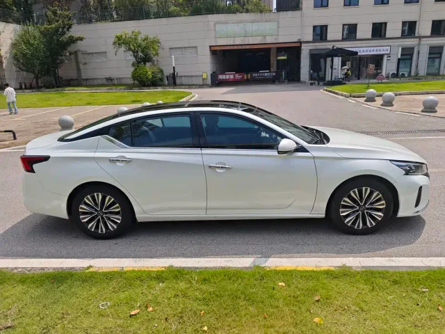 Nissan Teana — Фото автомобиля 10