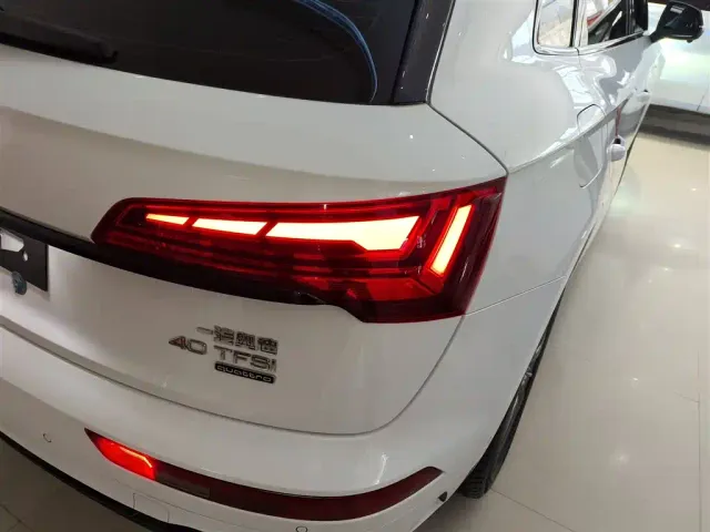 Audi Q5L — Фото автомобиля 23