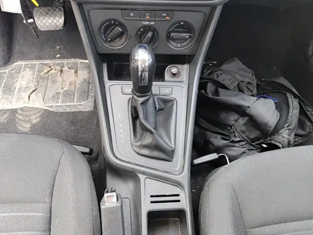 Volkswagen Lavida — Фото автомобиля 13
