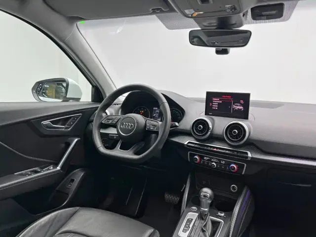 Audi Q2L — Фото автомобиля 23