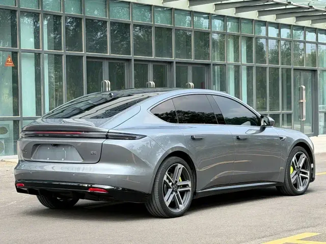 Nio ET5 — Фото автомобиля 4