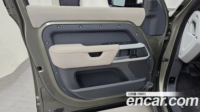 Land Rover Defender L663 — Фото автомобиля 13