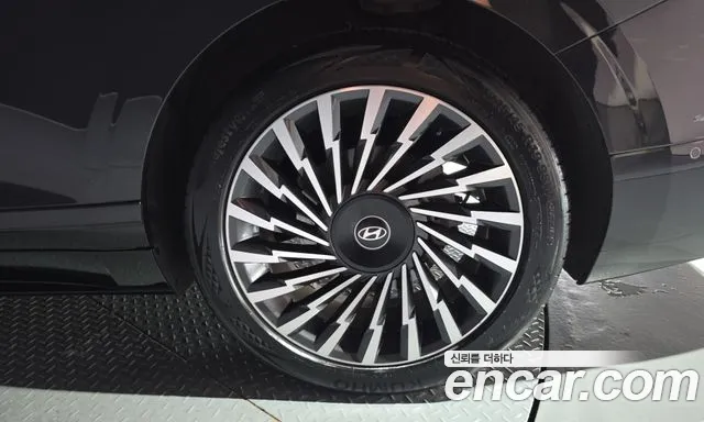 Hyundai Grandeur GN7 — Фото автомобиля 6