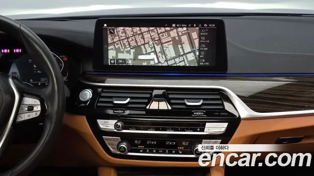 BMW 5 Series G30 — Фото автомобиля 20