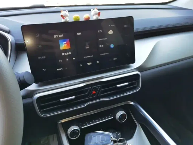 Geely Binyue — Фото автомобиля 12