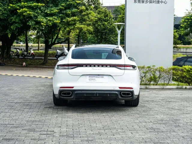 Porsche Panamera — Фото автомобиля 16