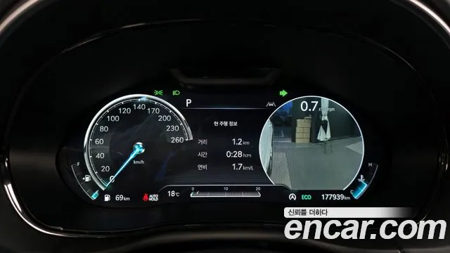 Genesis GV70 2.5T Бензин 2WD — Фото автомобиля 8