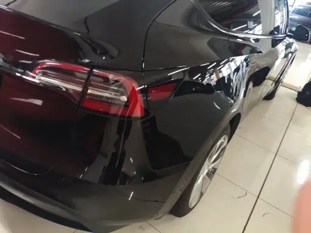Tesla Model Y — Фото автомобиля 7