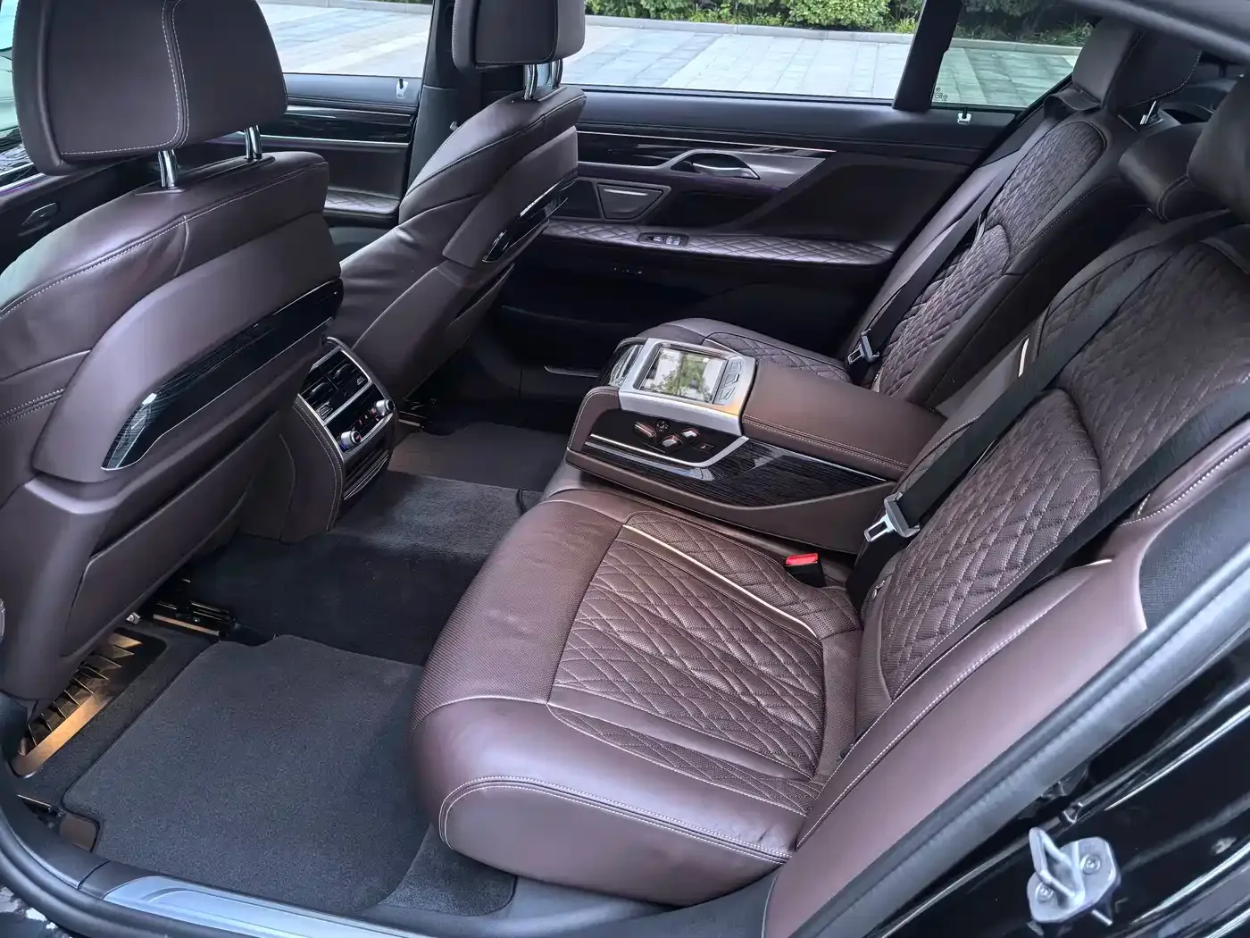 BMW BMW 7 Series 2021 Model 740Li Leading Luxury Package — Фото автомобиля 24